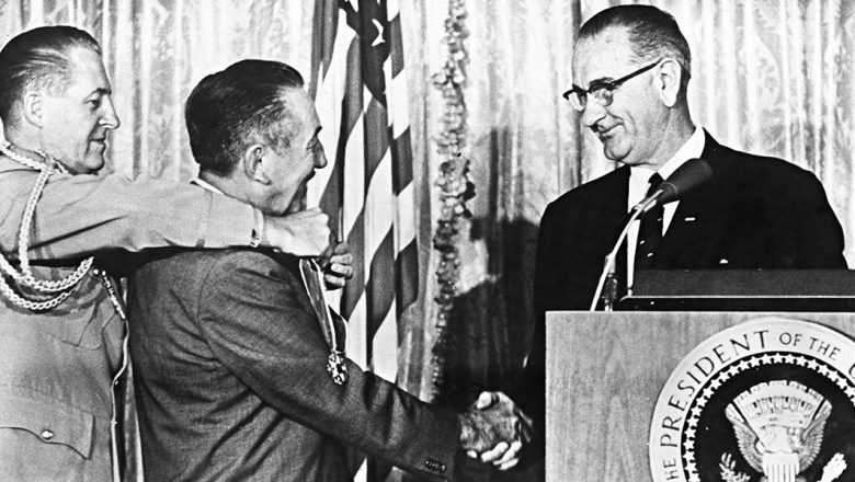 Walt receives Medal of Freedom