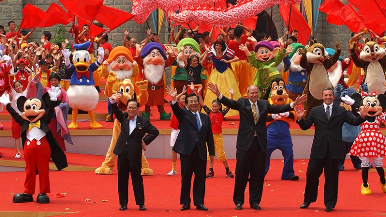 photo of Michael Eisner, Robert Iger and other executives at gala ceremonies for Hong Kong Disneyland Opening