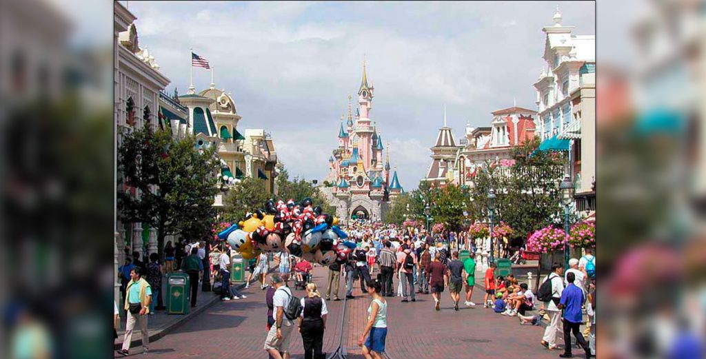 04.12.1992-disneyland-paris-opens - D23