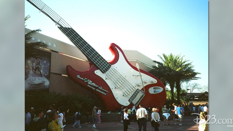 photo of entrance to Rock 'N' Roller Coaster showing giant electric guitar