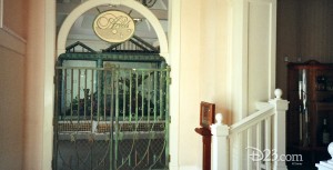photo of front entrance of Ariel’s Seafood