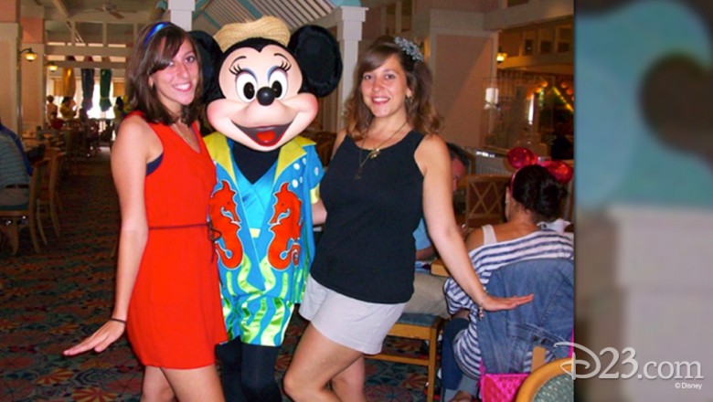photo of Jaimie and Katie Gensamer posing with Minnie Mouse
