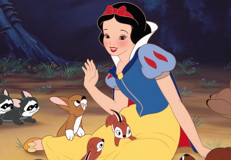 Snow White playing with the forest animals