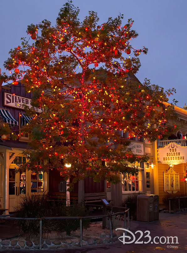 042315_DisneylandTreesfeat5.1 D23