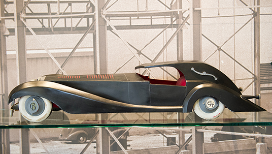 A model of Cruella De Vil's car, created for animators during the production of One Hundred and One Dalmatians (1961).