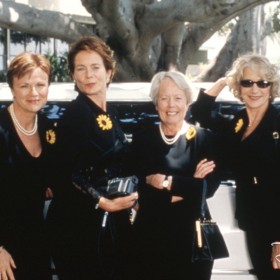 Photo of cast of Calendar Girls (film)