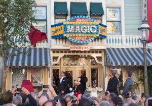 Tony Baxter at Disneyland accepting Main Street Marvels Award