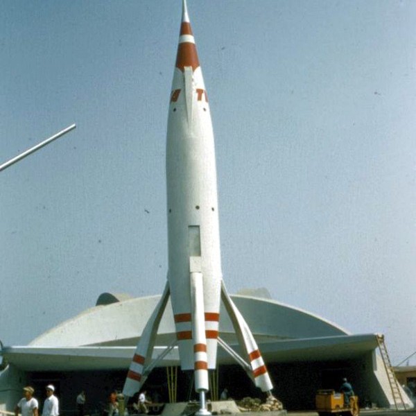 disneyland rocket to the moon