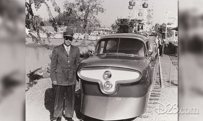 Bob Gurr with the Viewliner.