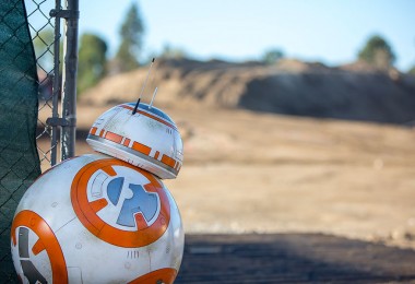 BB-8 peeks at Star Wars-themed land construction
