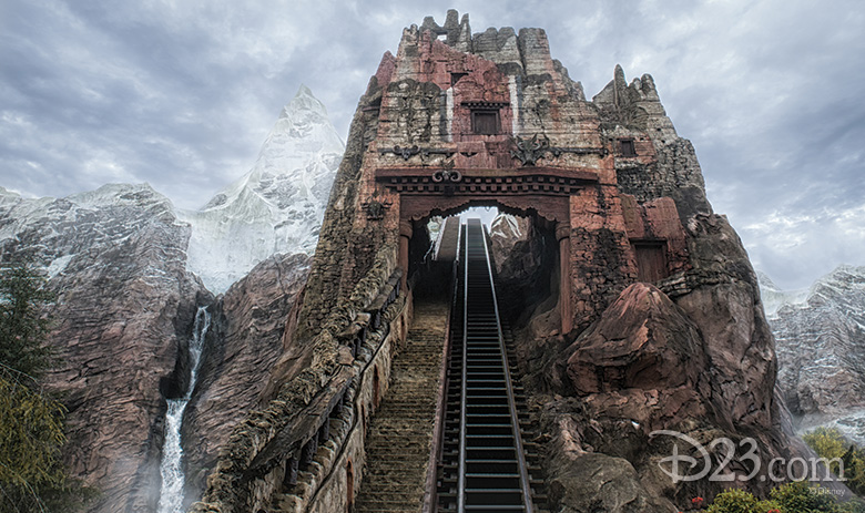 Expedition Everest hill lift