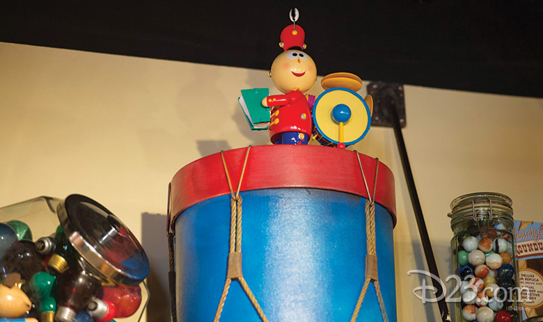 Tin Toy at Mickey Avenue