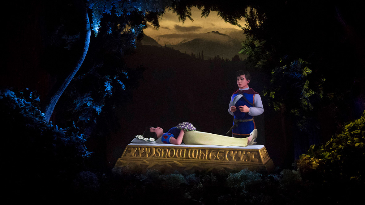 Snow White and the Prince as seen during &ldquo;Once Upon a Time&rdquo; Adventure.