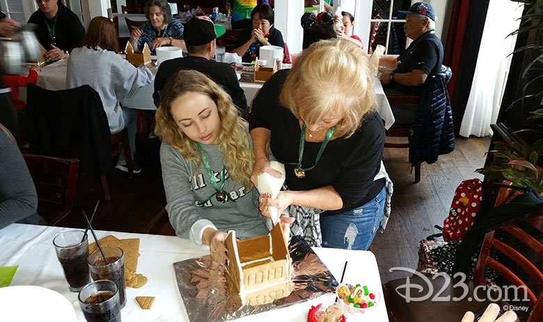 gingerbread house making event