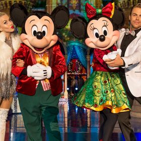 Wonderful World of Disney, The: Magical Holiday Celebration