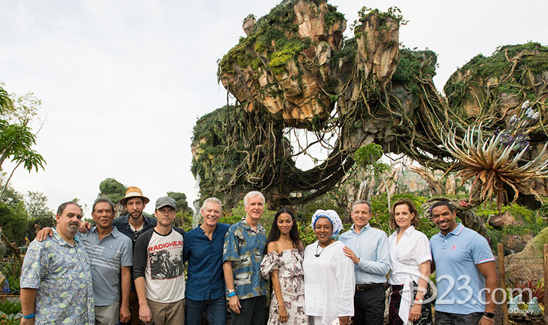 Cast of Avatar enjoy Pandora - The World of Avatar