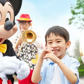 Shanghai Disneyland Band