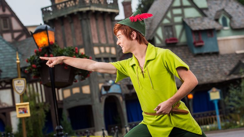 Peter Pan & Captain Hook Greet Guests in Disneyland 