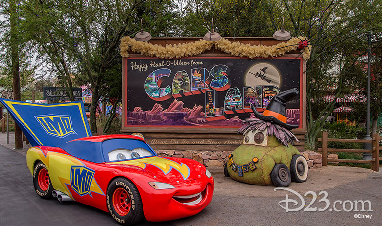 cars land lightning mcqueen