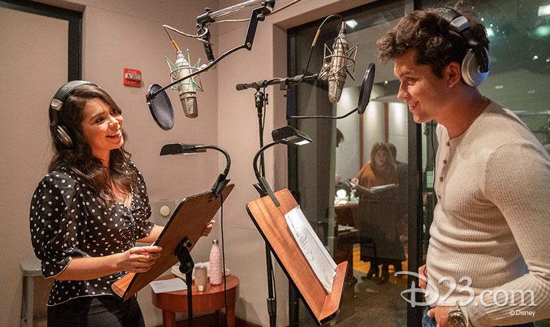 Auli'i Cravalho and Graham Phillips