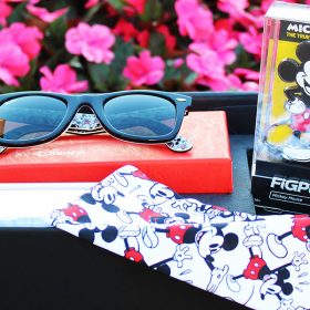 Sunglass Hut Mickey Mouse gift set