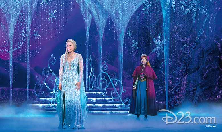 Anna and elsa on stage