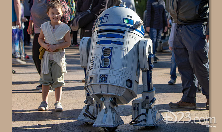 r2d2 disney robot