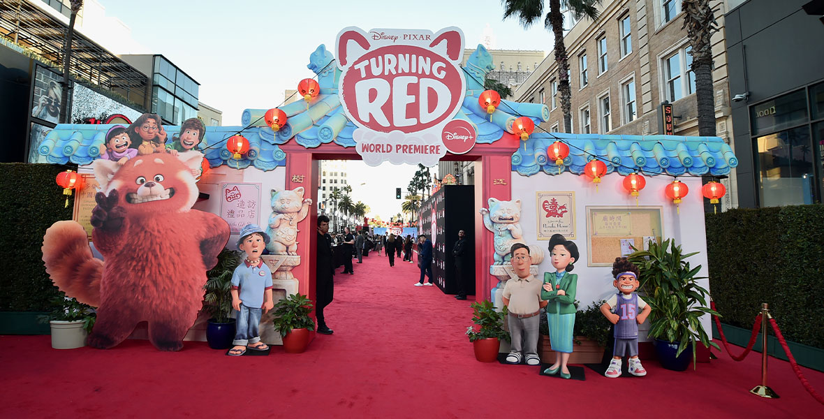 Watch The Trailer For Oscar-Winner Domee Shi's Debut Pixar Feature Turning  Red - The Credits