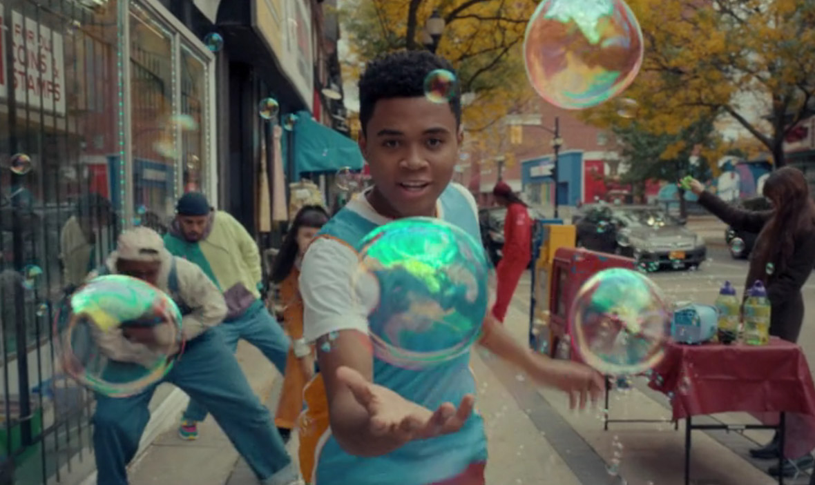 Chosen Jacobs surrounded by bubbles during the song “Kicks.”