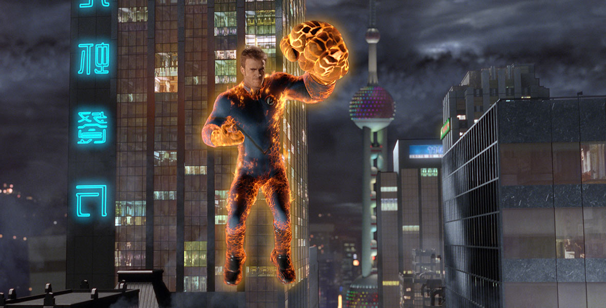 As Chris Evans’ Johnny Storm aka The Human Torch flies through the sky in Fantastic Four: Rise of the Silver Surfer, he begins to exhibit some of the same powers as Ben Grimm aka Thing. His body is slowing turning into a rock, and his left hand is especially big as he prepares to pack a punch.