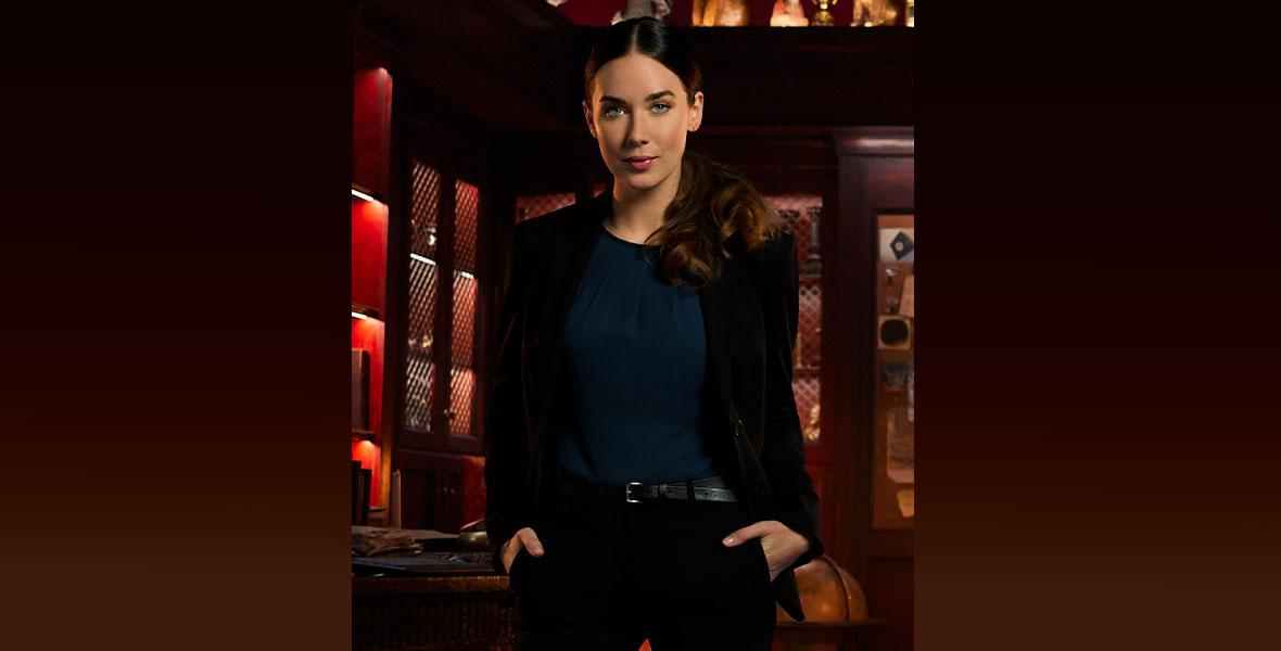 Lyndon Smith poses for a National Treasure: Edge of History promotional photo.