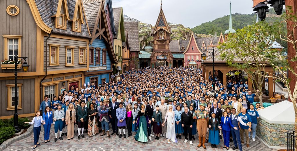 World of Frozen Unveiled in Majestic Grand Opening Ceremony at Hong Kong Disneyland