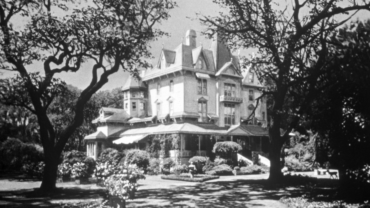 A black-and-white image of Aunt Polly’s house—located on the outskirts of Santa Rosa in Sonoma County, CA—for the 1960 Disney film Pollyanna.